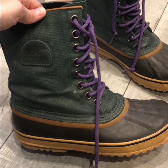 Sorel boots - Picture 2 of 3